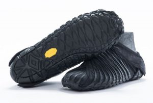 Vibram-furoshiki-black-600x403